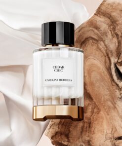 Alternative view of Carolina Herrera Cedar Chic edp 1.5ml vial sample